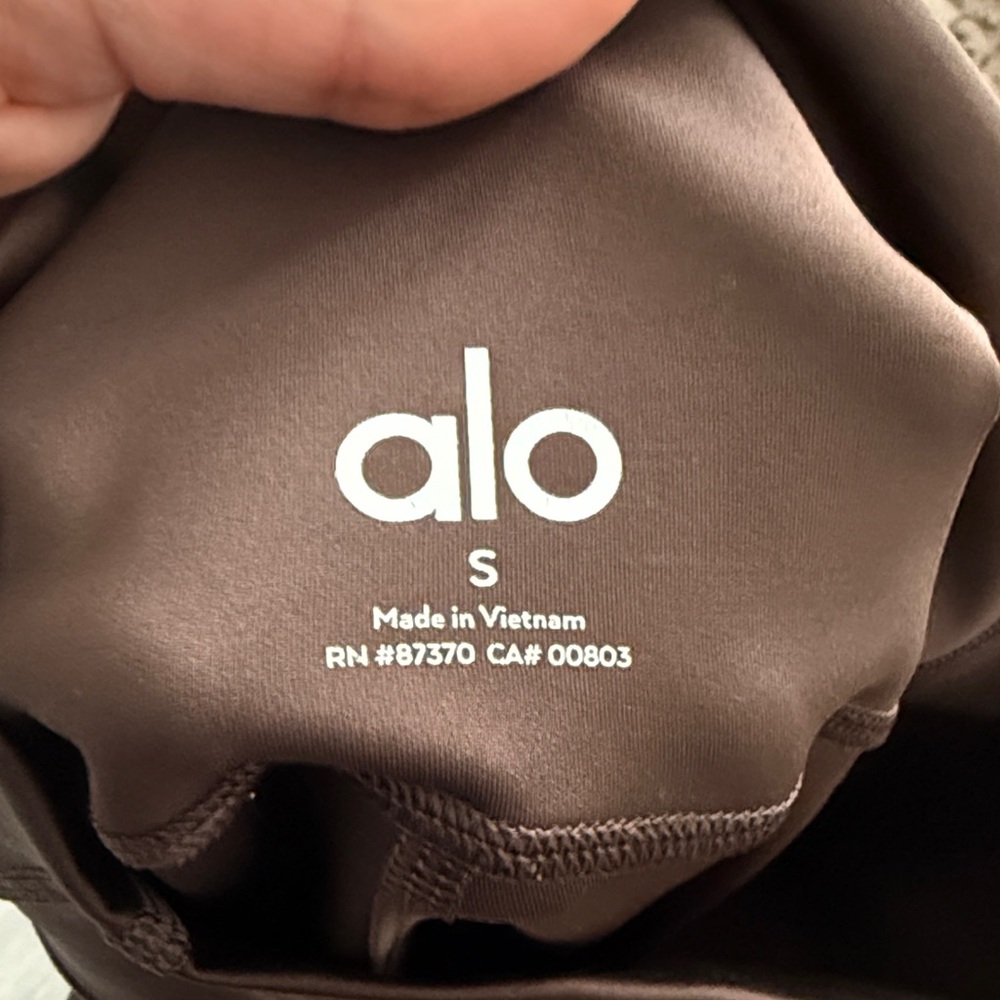 ALO Yoga Espresso Leggings - Picture 2 of 2